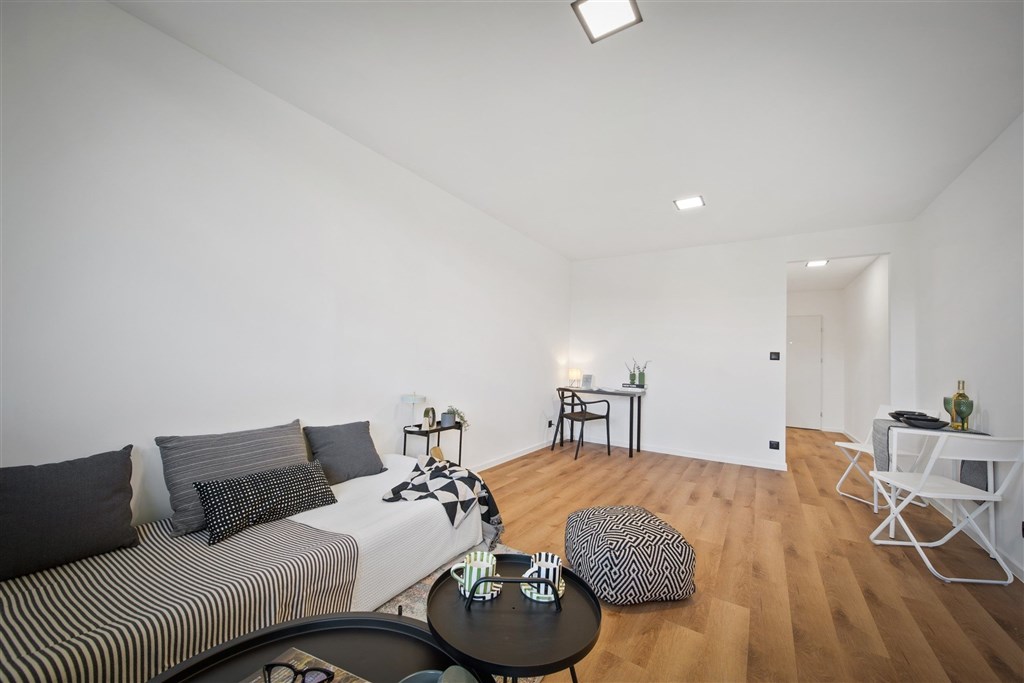 Prodej bytu 1+kk po rekonstrukci ve Zlíně, 35 m2 (lodžie, sklep), ulice Družstevní